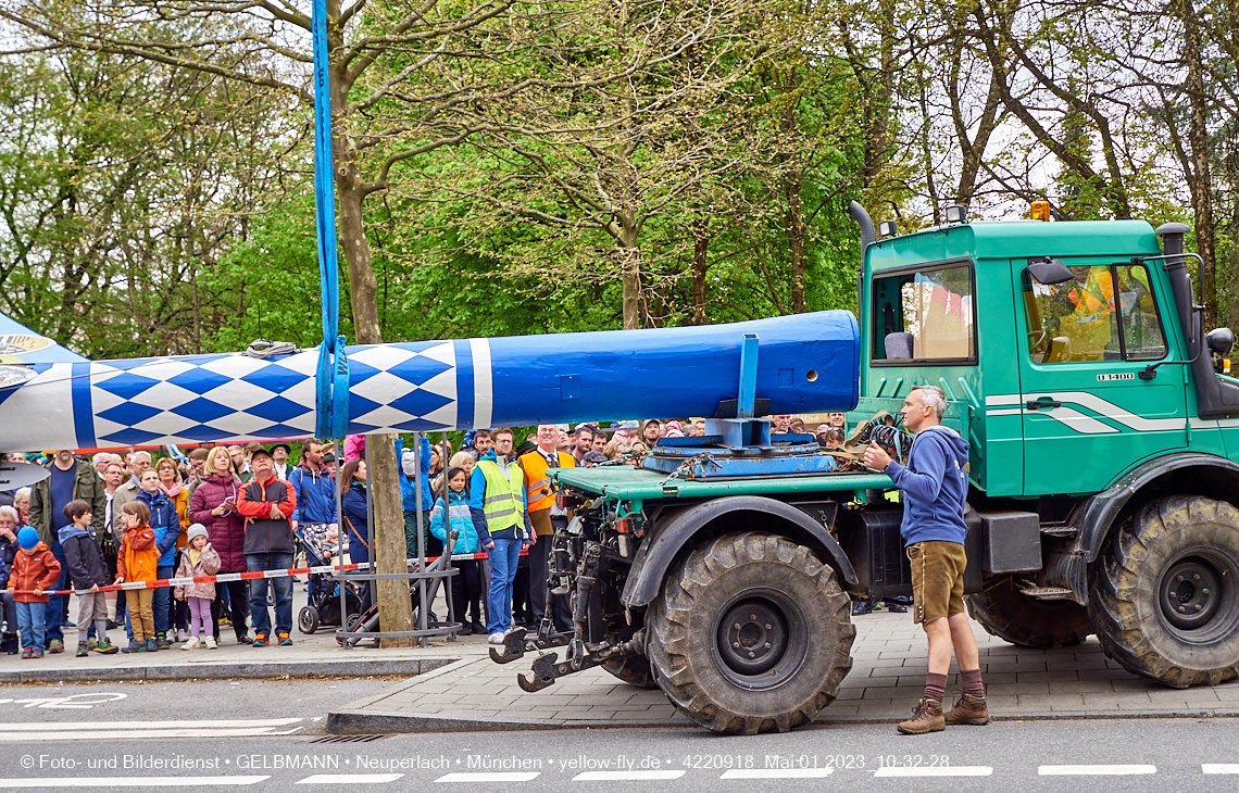 01.05.2023 - Maibaumaufstellung in Berg am Laim